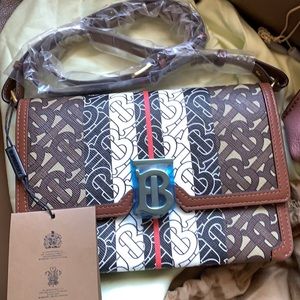 Authentic burberry Crosbody / shoulder New!
